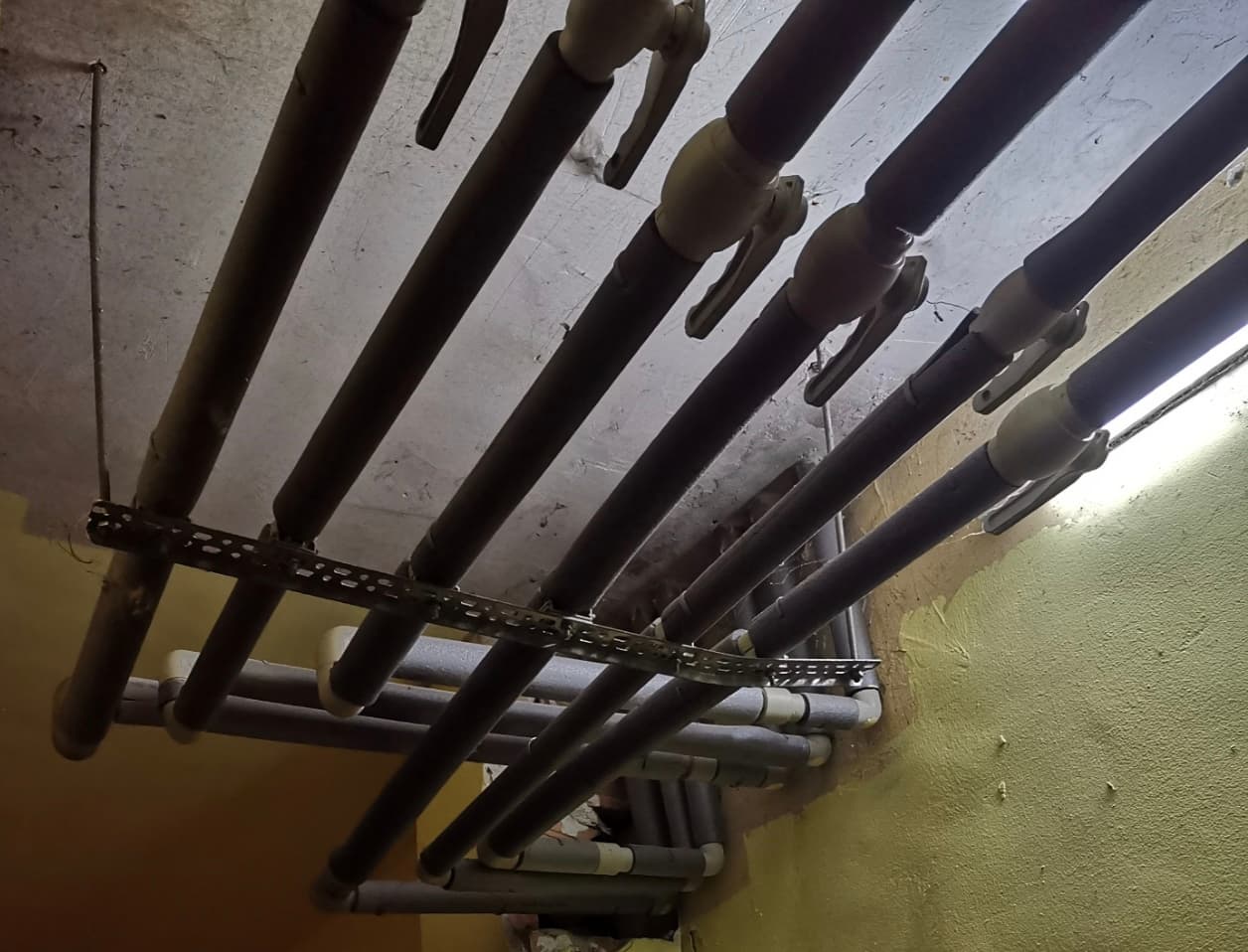 Челна снимка на услуга Подмяна на щрангове